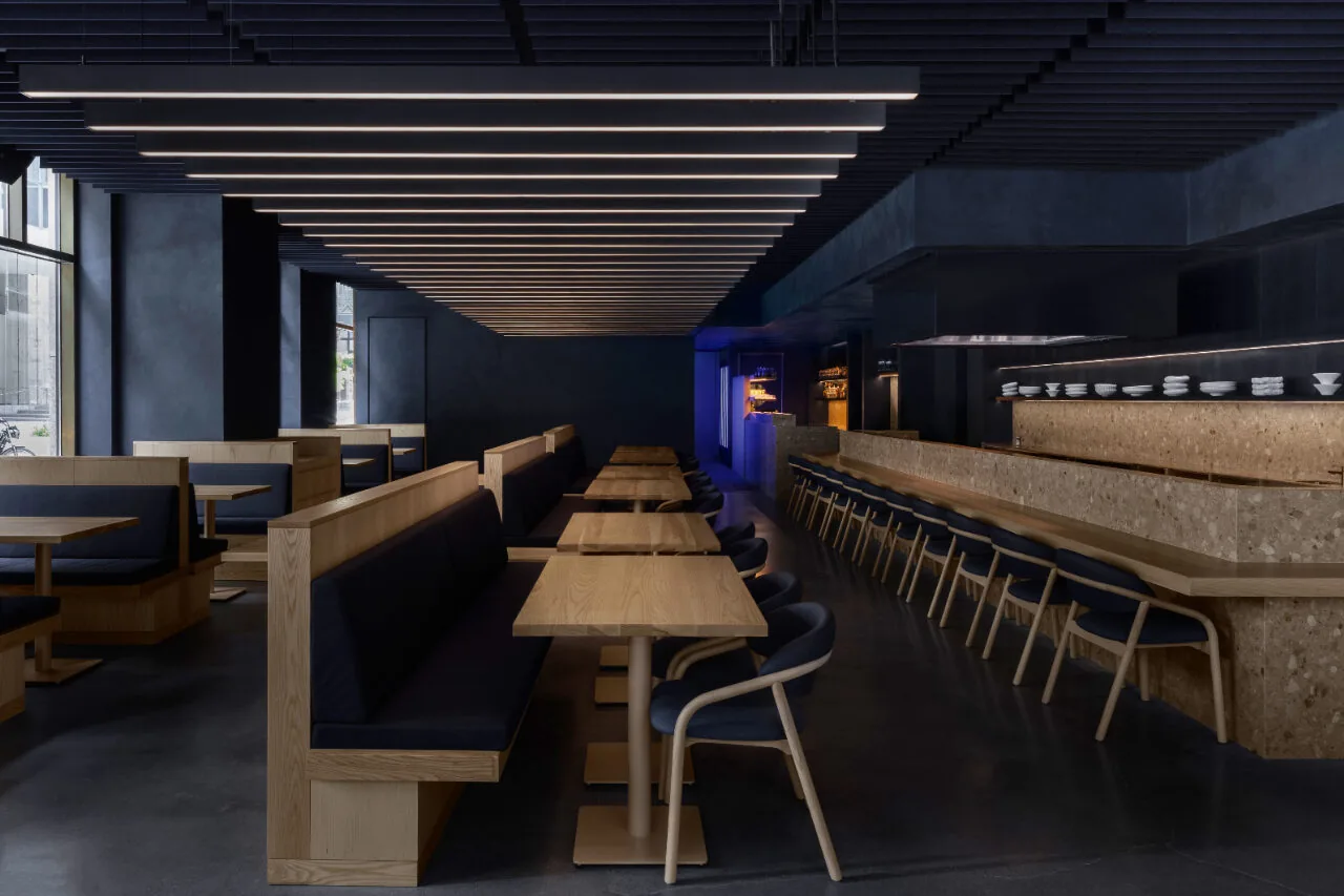 Toronto'da Kot Mavisiyle Yıkanan Japon Steakhouse: Shinji