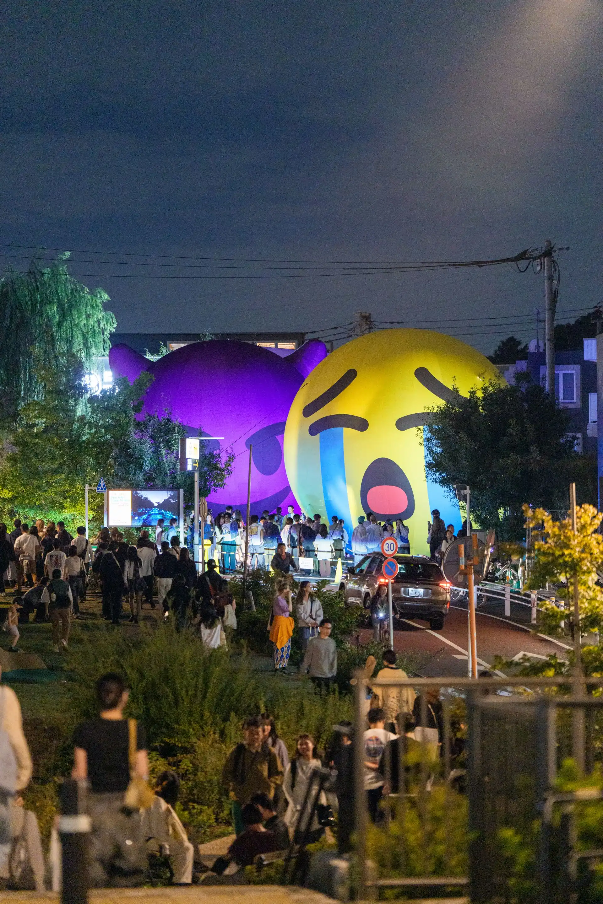 Ekrana Sığmayan Emoji: Shōei Matsuda'dan 8 Metrelik "The Big Flat Now"